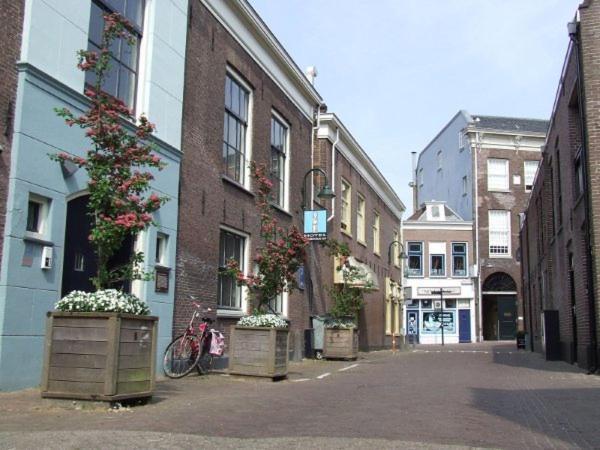 Guesthouse De Utrechtsche Dom เกาดา ภายนอก รูปภาพ