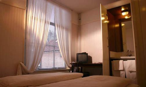 Guesthouse De Utrechtsche Dom เกาดา ห้อง รูปภาพ